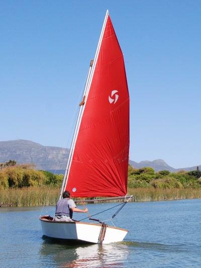 Free standing rig sailboat
