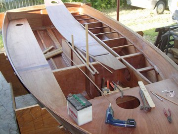 Seat-tops reinforced